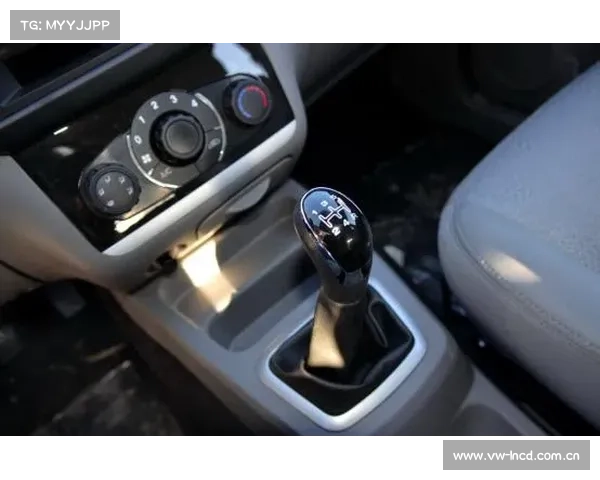 从月销18590台到9808元甩卖,昌河M50S经历了怎样的命运转折?